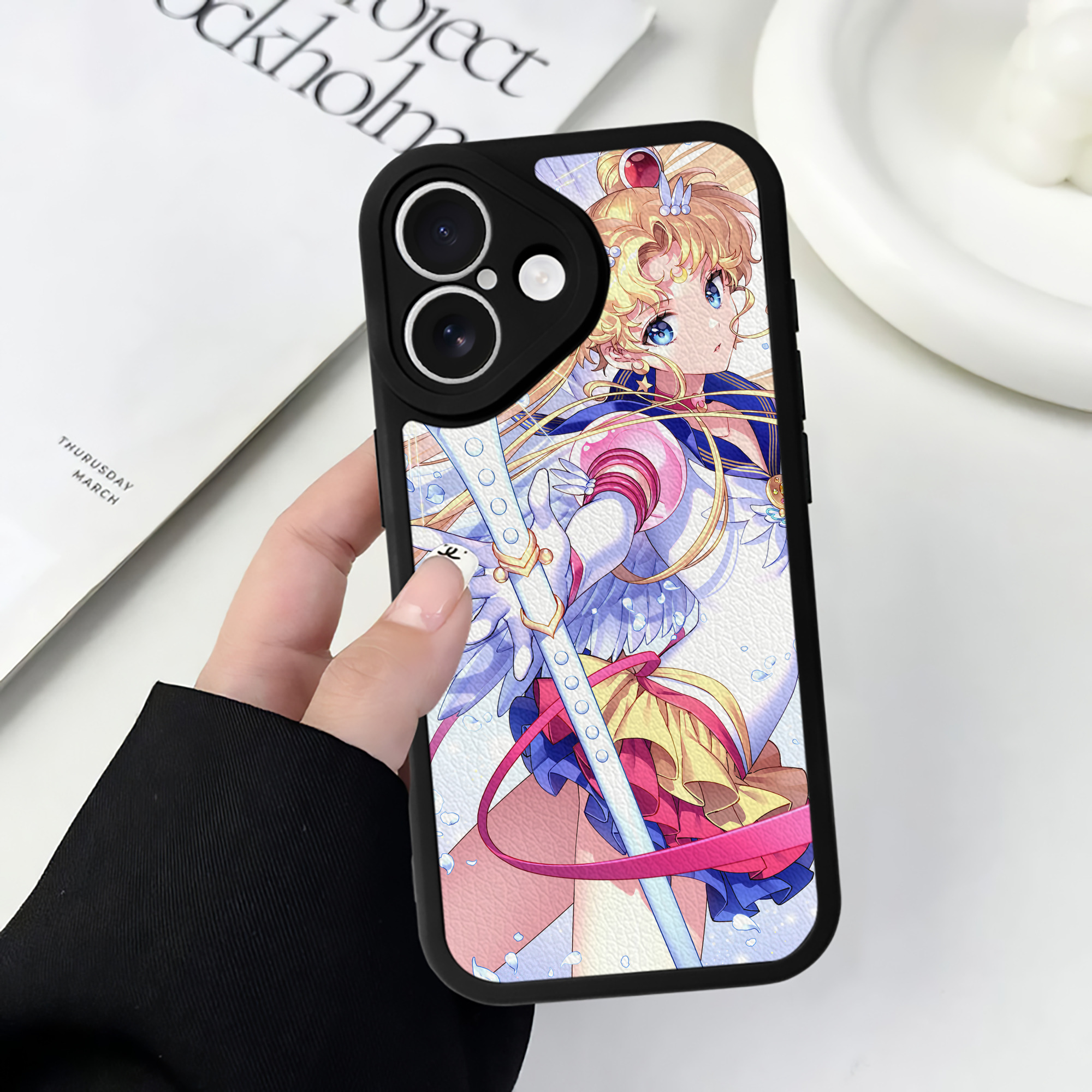 （画像用） 美少女戦士セーラームーン Sailor Moon 【iPhone 16シリーズ対応】シリコンスマホケース（レザー調） 材質：シリコン